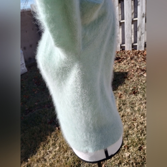 Angora! Motta Knitwear Mint Green Fuzzy Italian Angora Sweater - Picture 8 of 15